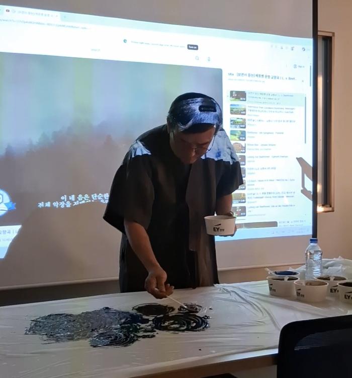 한국뉴욕주립대학교 패션디자인학과 정재만 교수