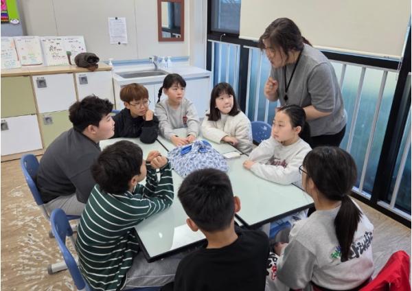 제주도교육청 오라초, 김영수도서관과 함께 제주어 체험 중심 수업 운영 기사 이미지